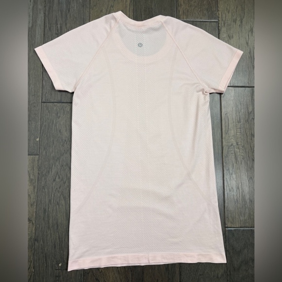 Lululemon Swiftly Tech Short Sleeve Shirt 2.0 Strawberry Milkshake - Picture 3 of 9